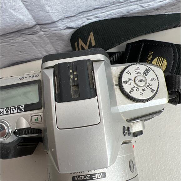 Vintage Minolta Maxxum 5 SLR 35mm Film Camera AF 28-80 Zoom Lens - Picture 3 of 13